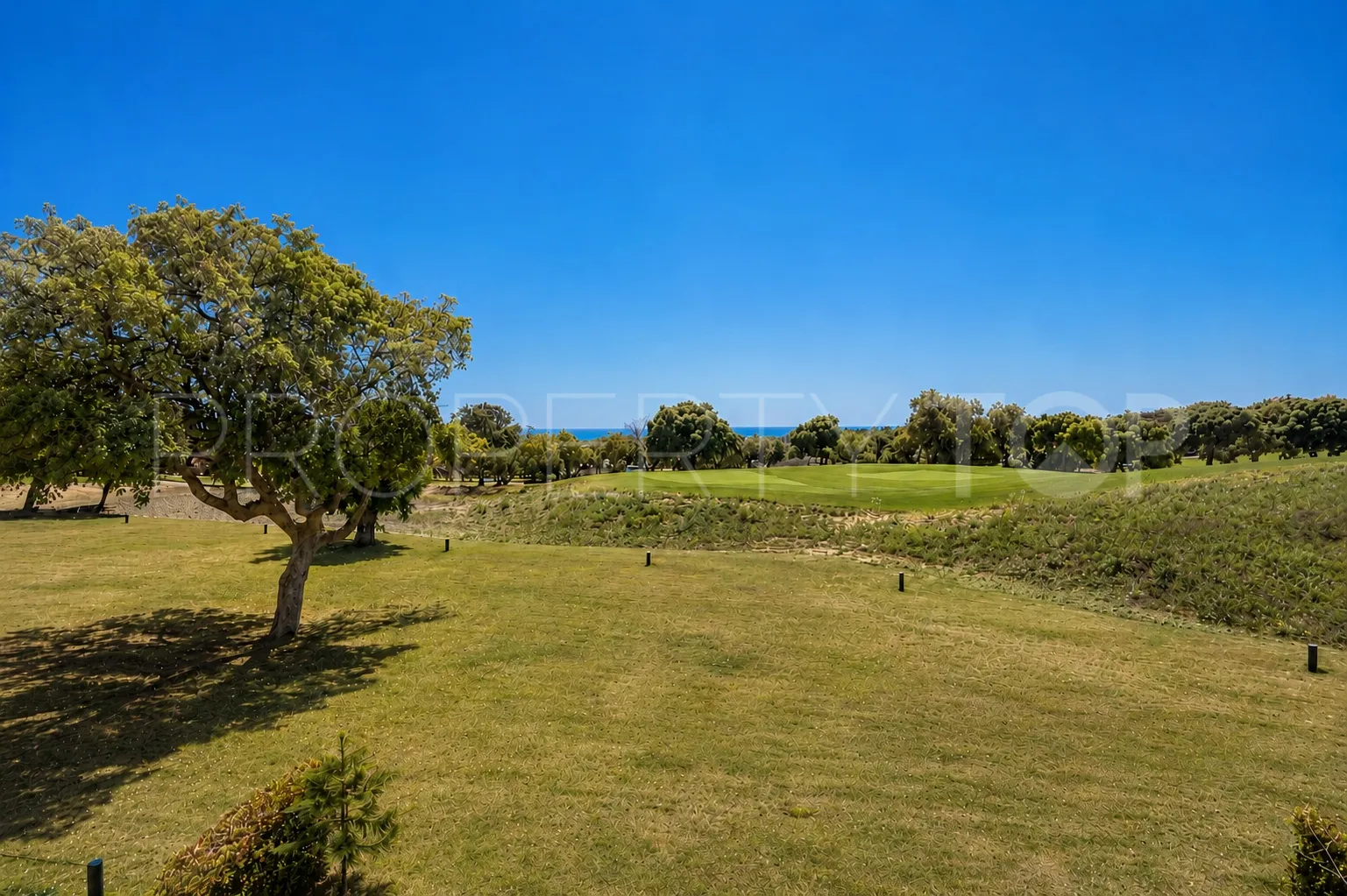 Apartamento de 2 dormitorios a la venta en Emerald Greens