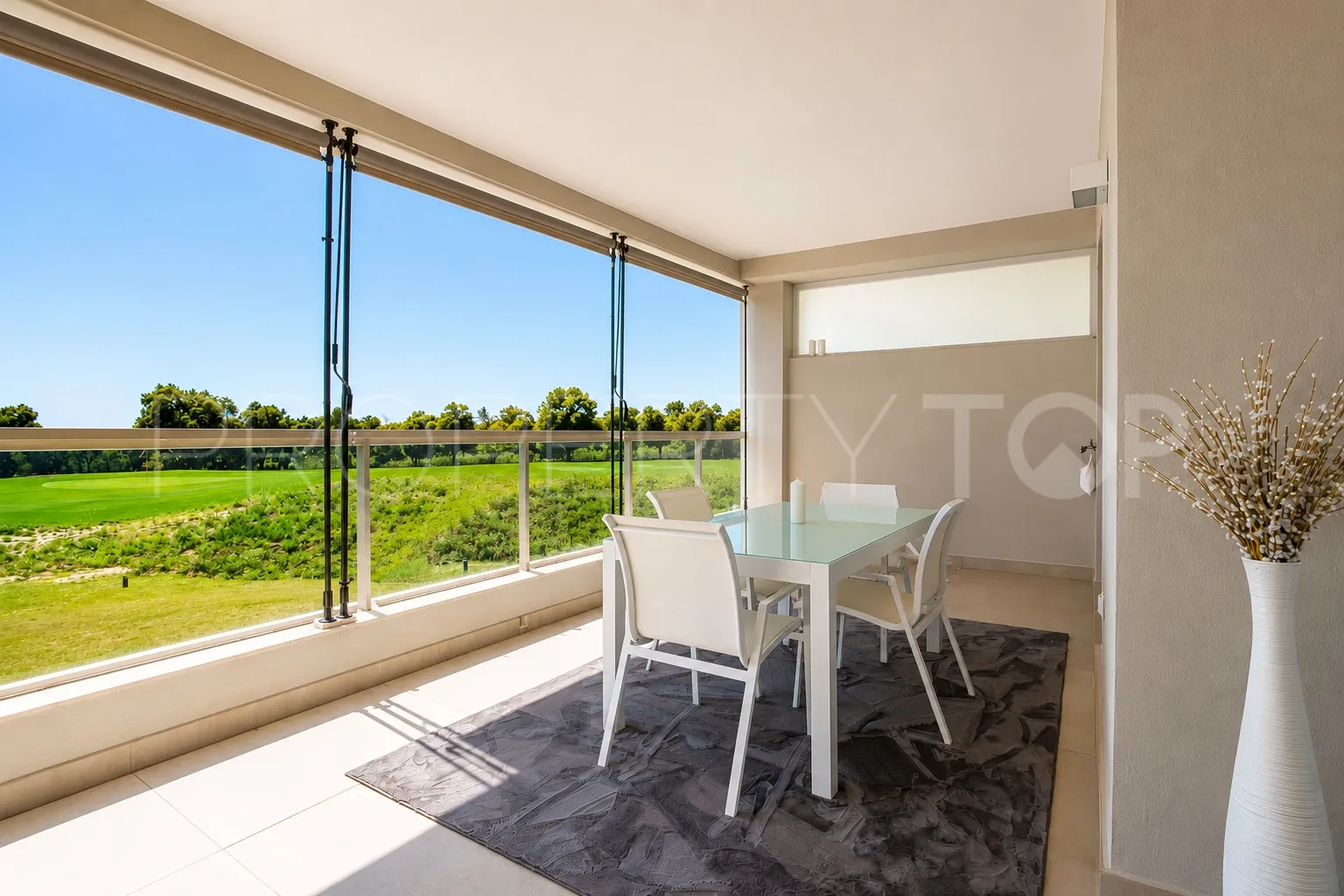Apartamento de 2 dormitorios a la venta en Emerald Greens