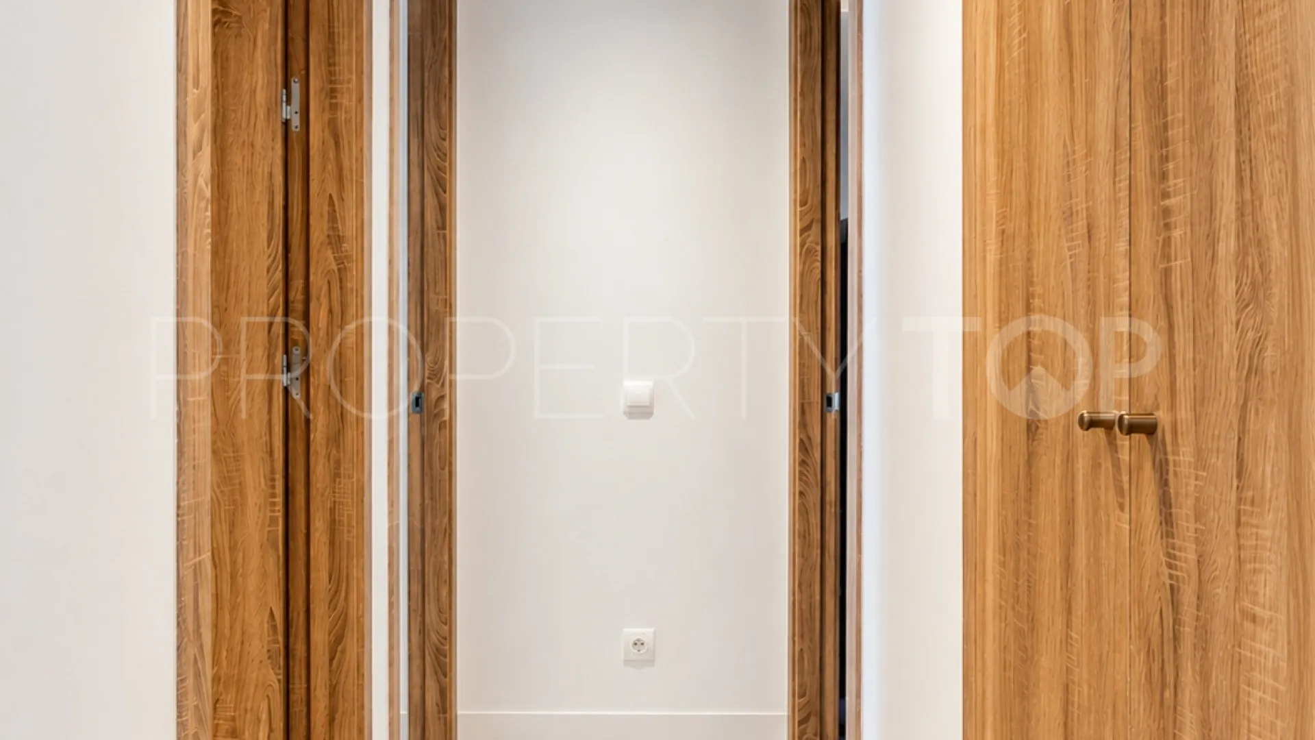 Apartamento de 2 dormitorios a la venta en Emerald Greens