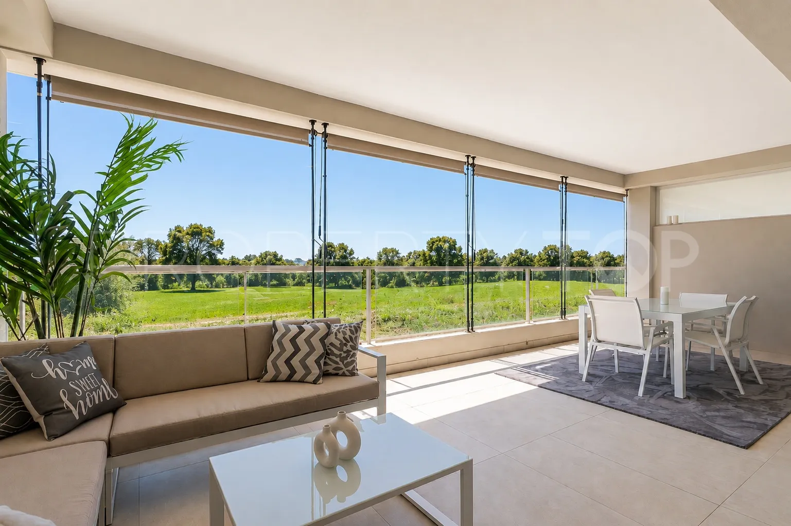 Apartamento de 2 dormitorios a la venta en Emerald Greens