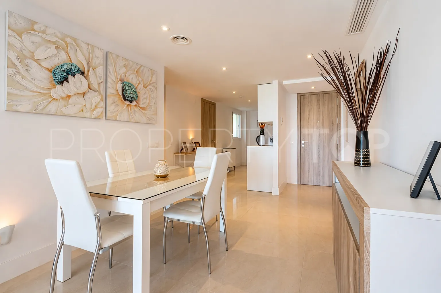 Apartamento de 2 dormitorios a la venta en Emerald Greens