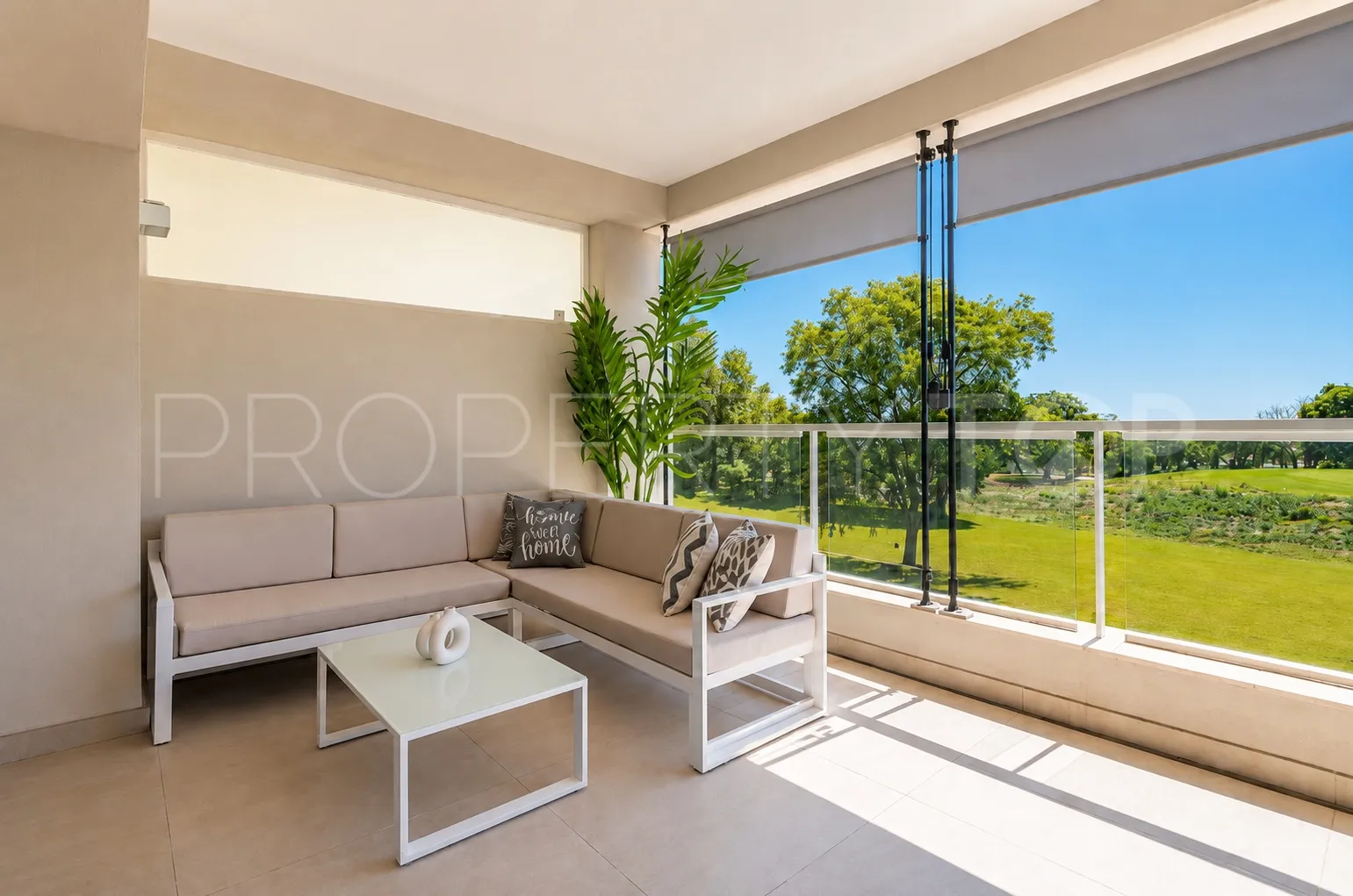 Apartamento de 2 dormitorios a la venta en Emerald Greens