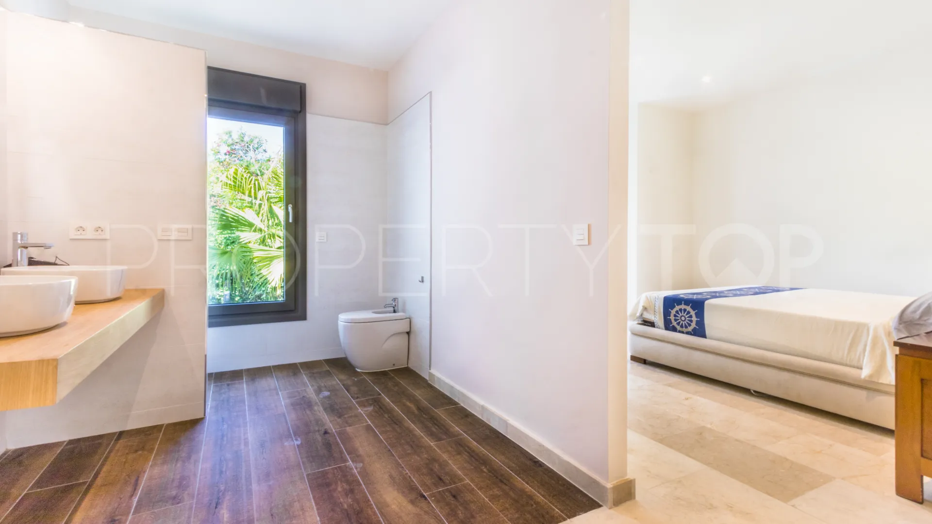 Villa for sale in Kings & Queens with 8 bedrooms
