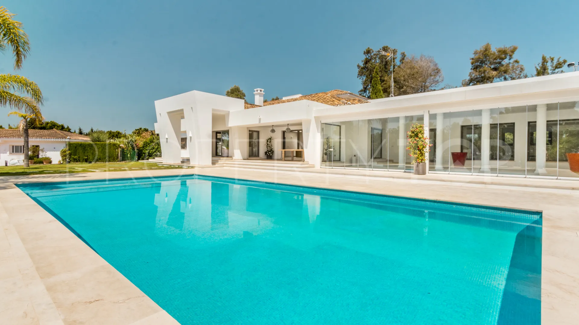 Villa for sale in Kings & Queens with 8 bedrooms