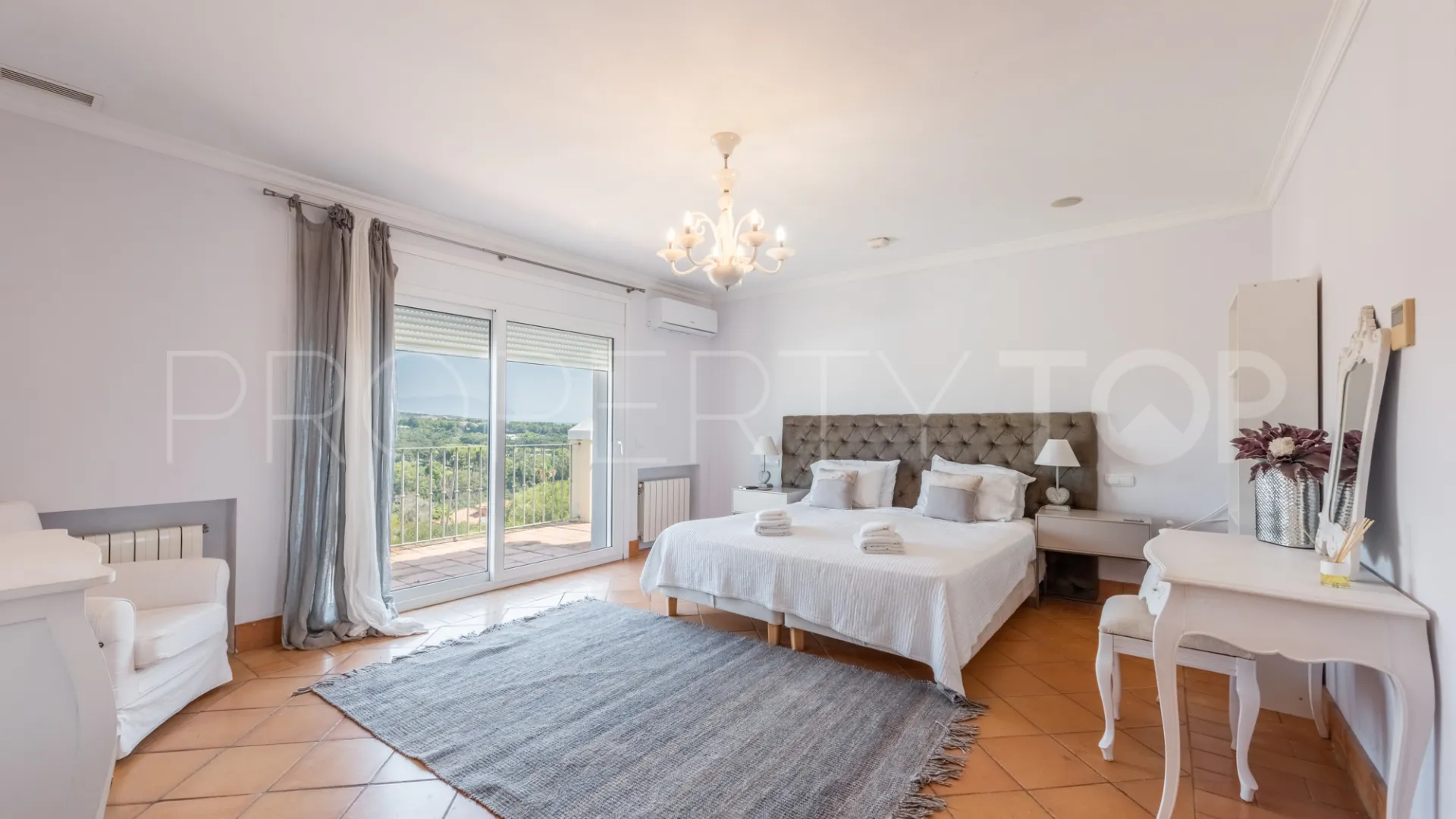 For sale villa in Zona F with 4 bedrooms