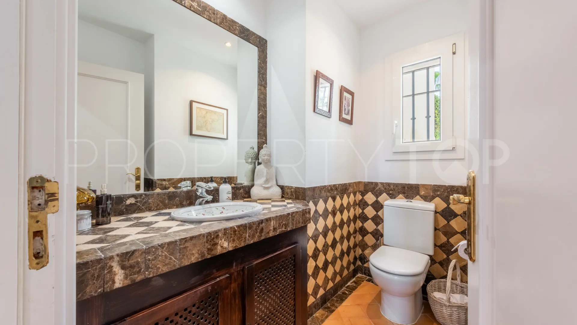 For sale villa in Zona F with 4 bedrooms