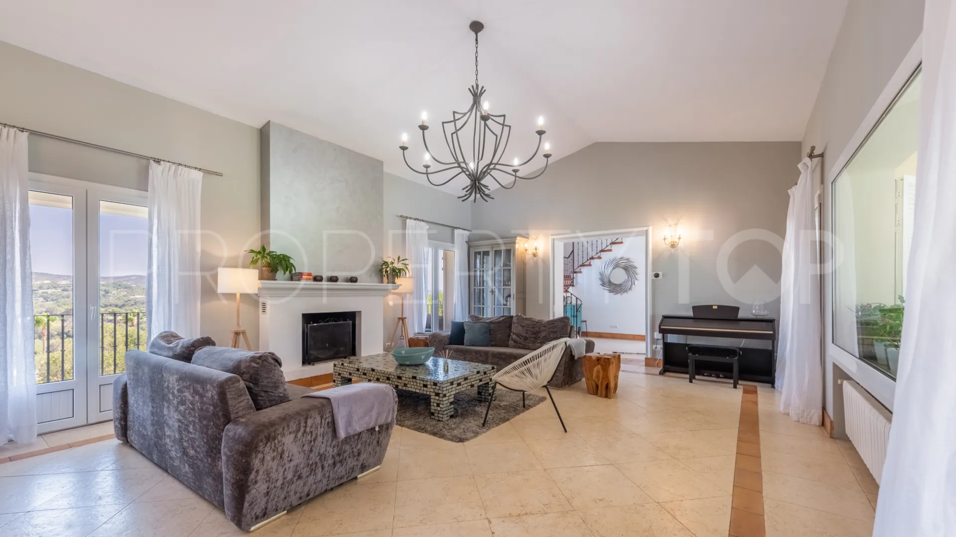 For sale villa in Zona F with 4 bedrooms