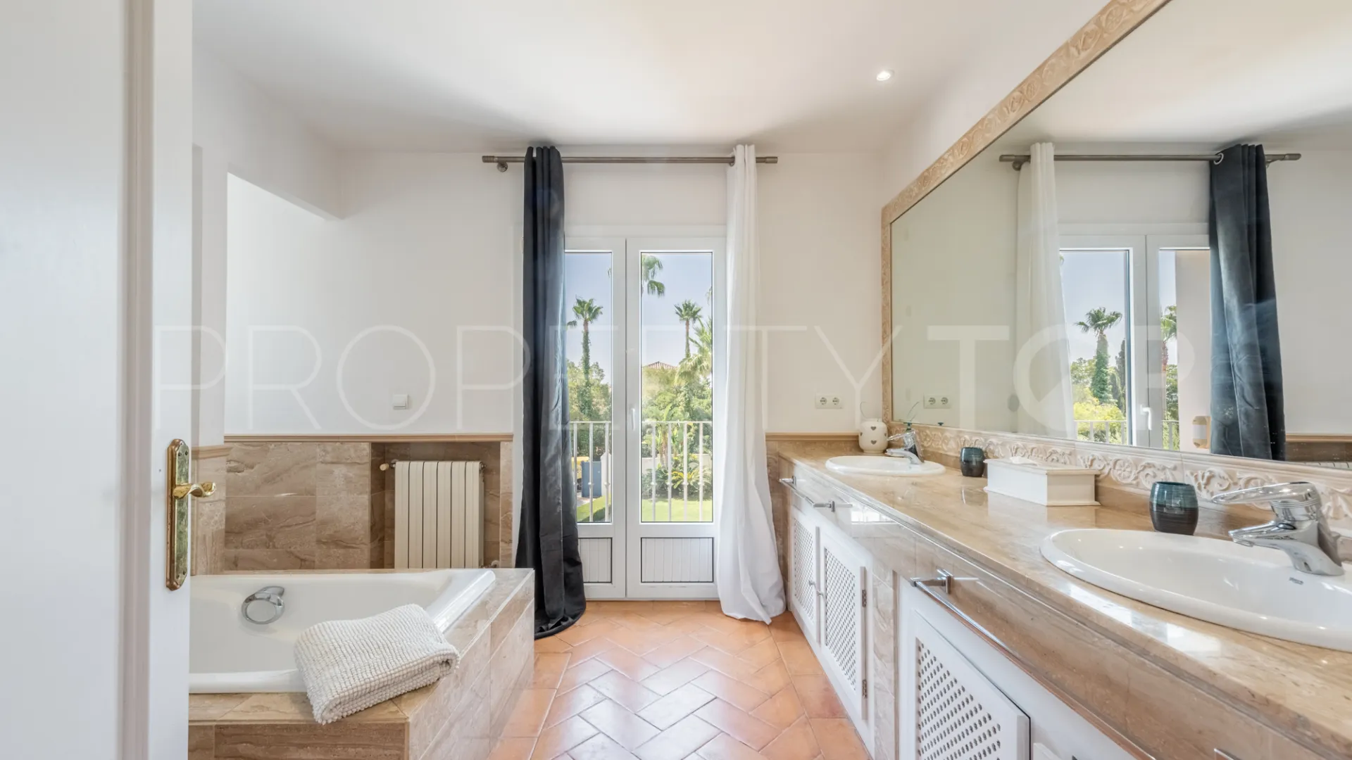For sale villa in Zona F with 4 bedrooms