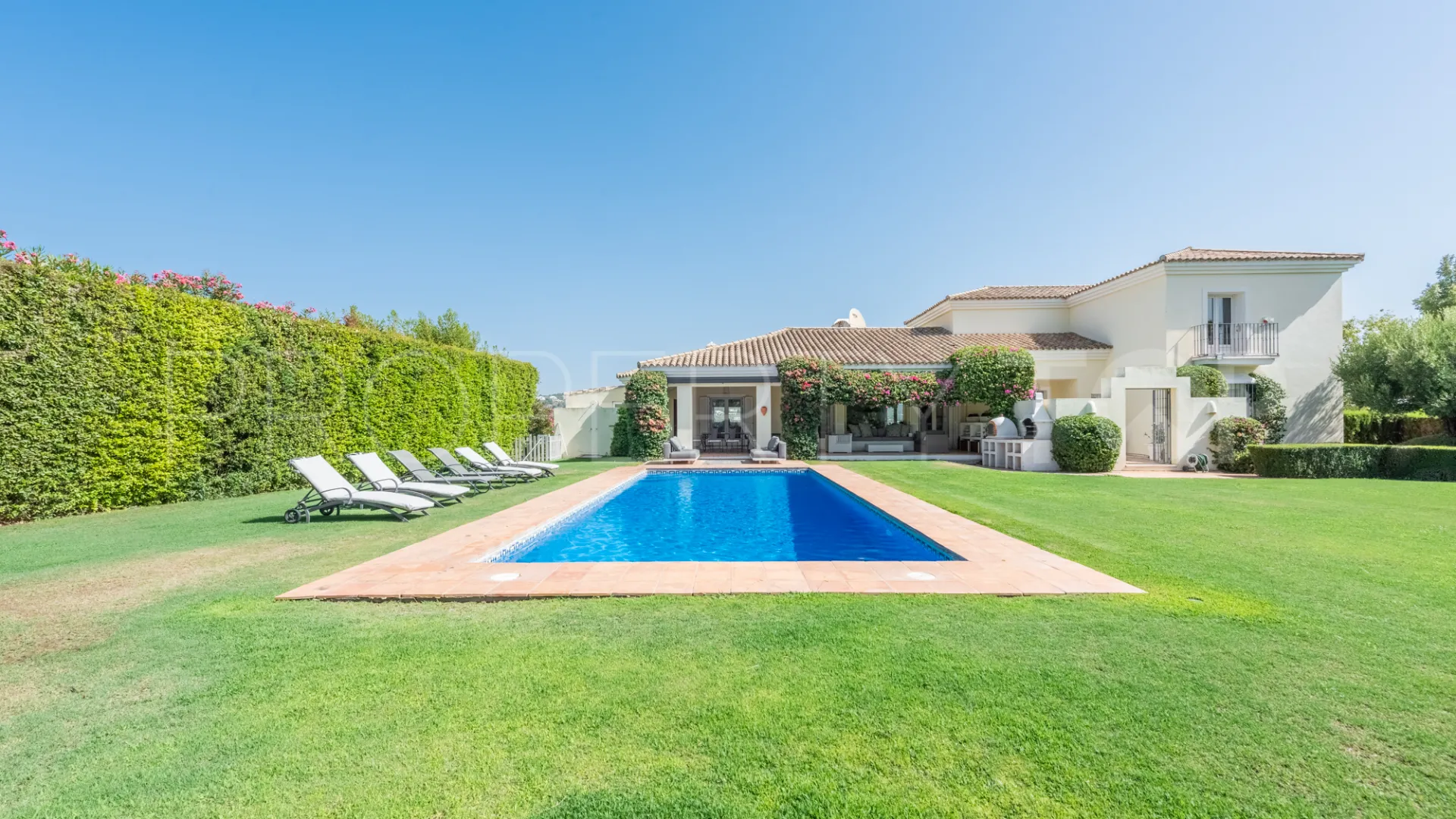 For sale villa in Zona F with 4 bedrooms