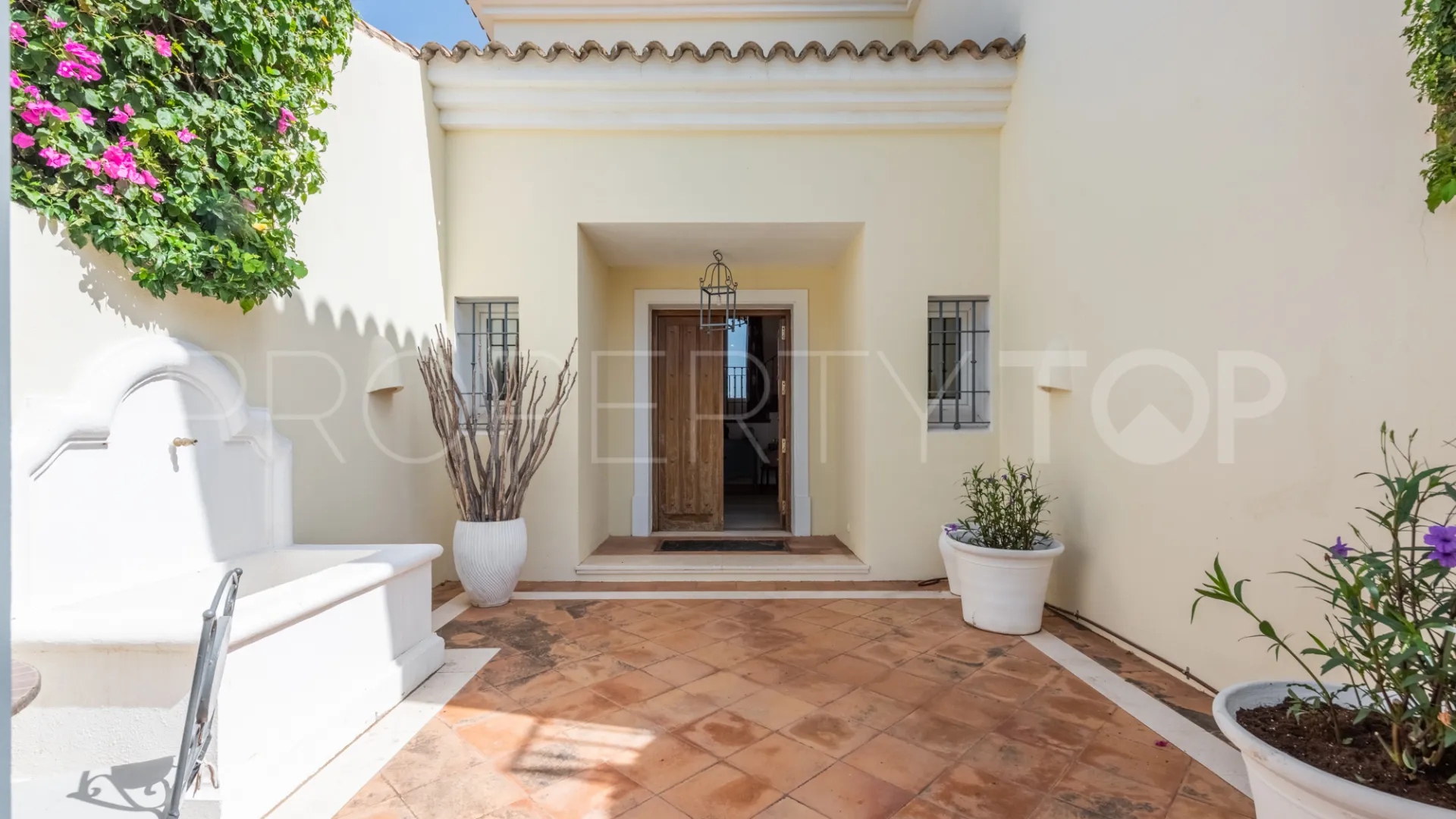 For sale villa in Zona F with 4 bedrooms