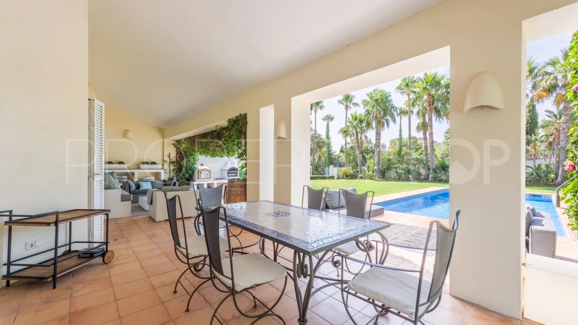 For sale villa in Zona F with 4 bedrooms