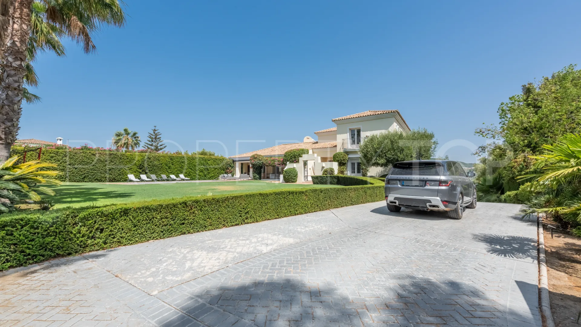 For sale villa in Zona F with 4 bedrooms