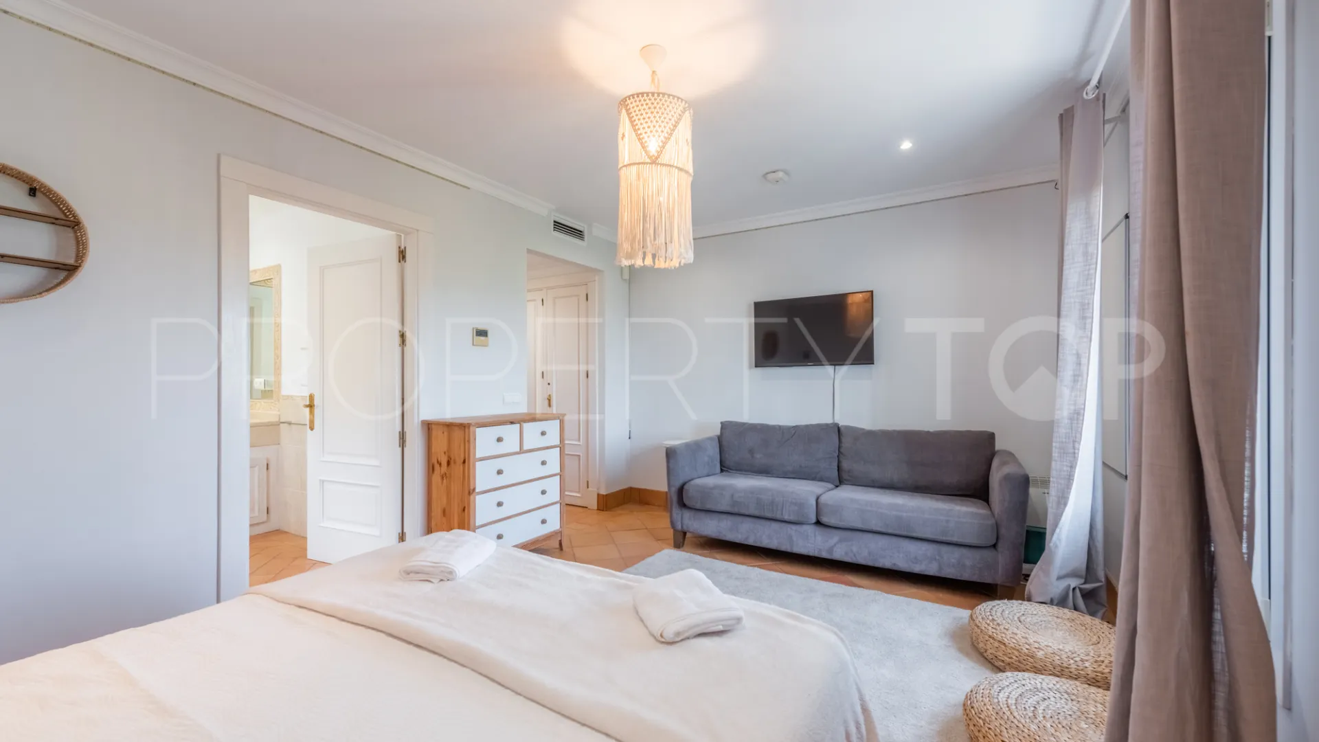 For sale villa in Zona F with 4 bedrooms