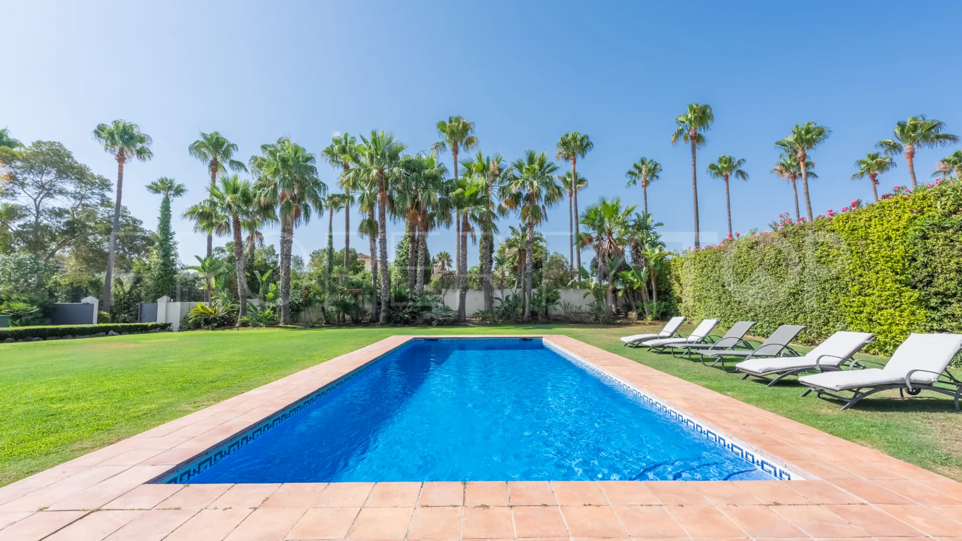 For sale villa in Zona F with 4 bedrooms