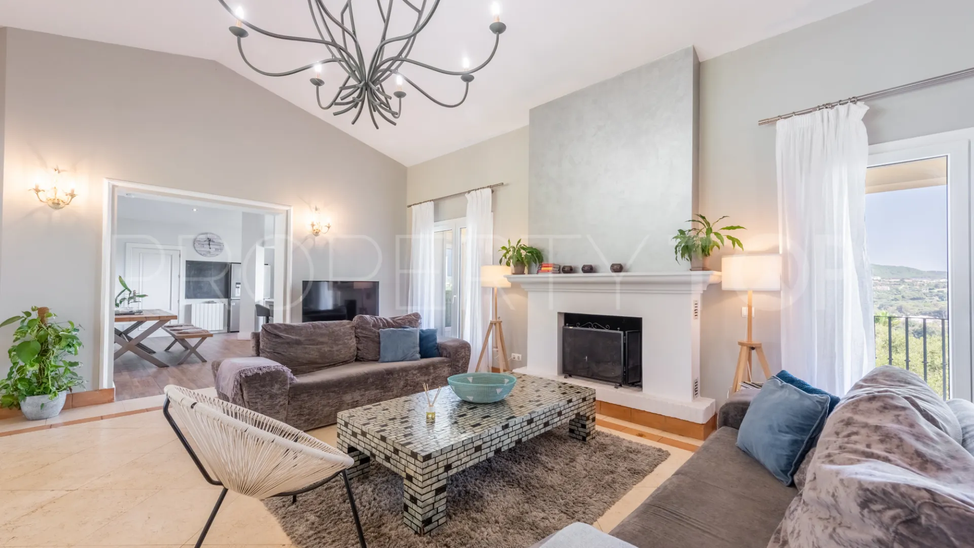 For sale villa in Zona F with 4 bedrooms