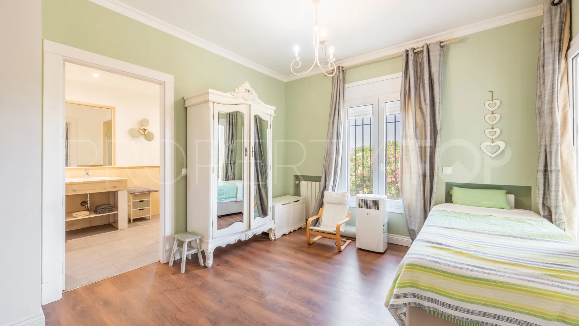 For sale villa in Zona F with 4 bedrooms