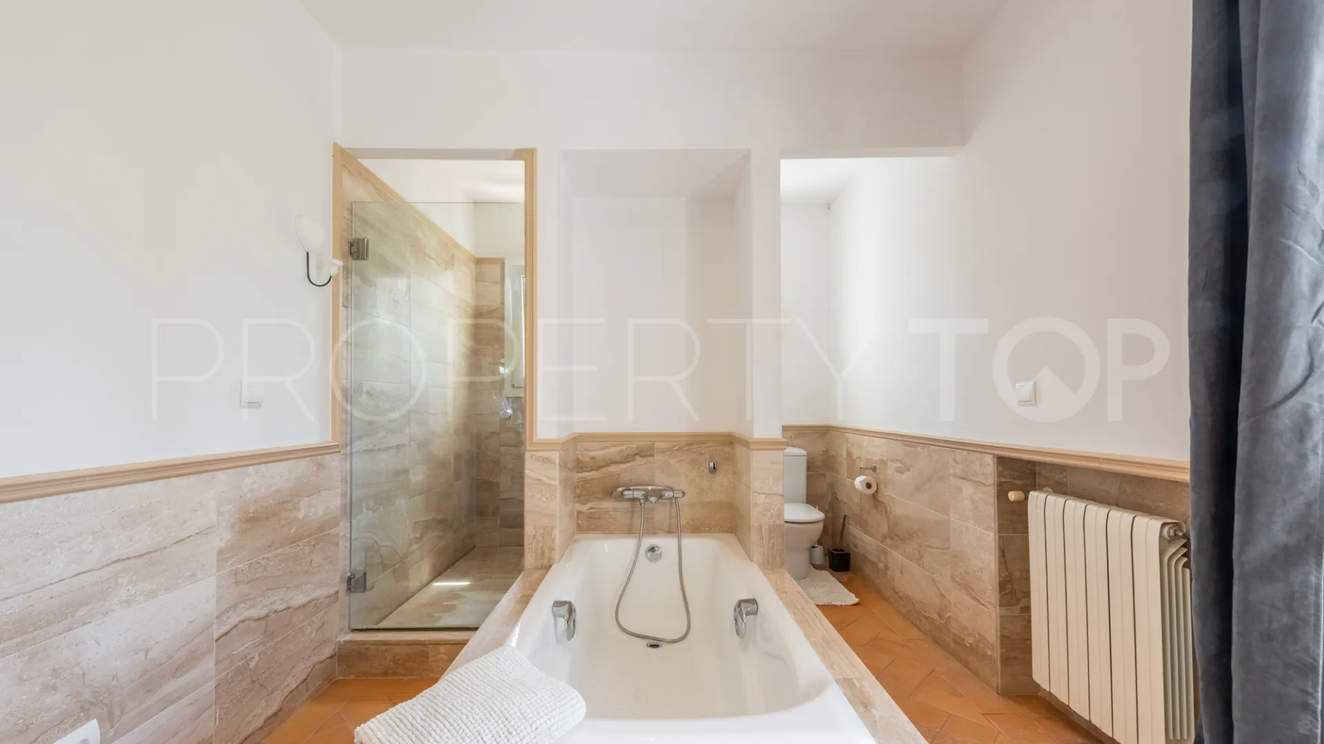 For sale villa in Zona F with 4 bedrooms