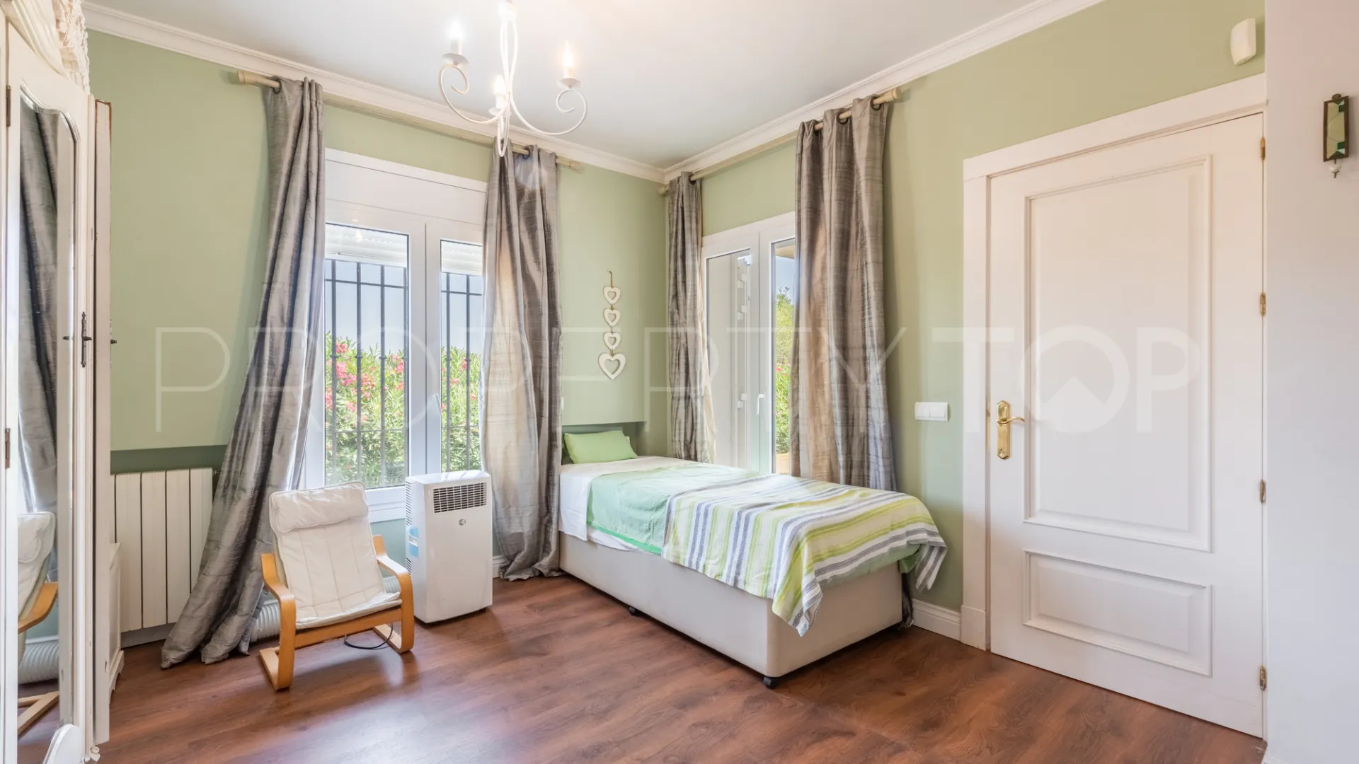 For sale villa in Zona F with 4 bedrooms