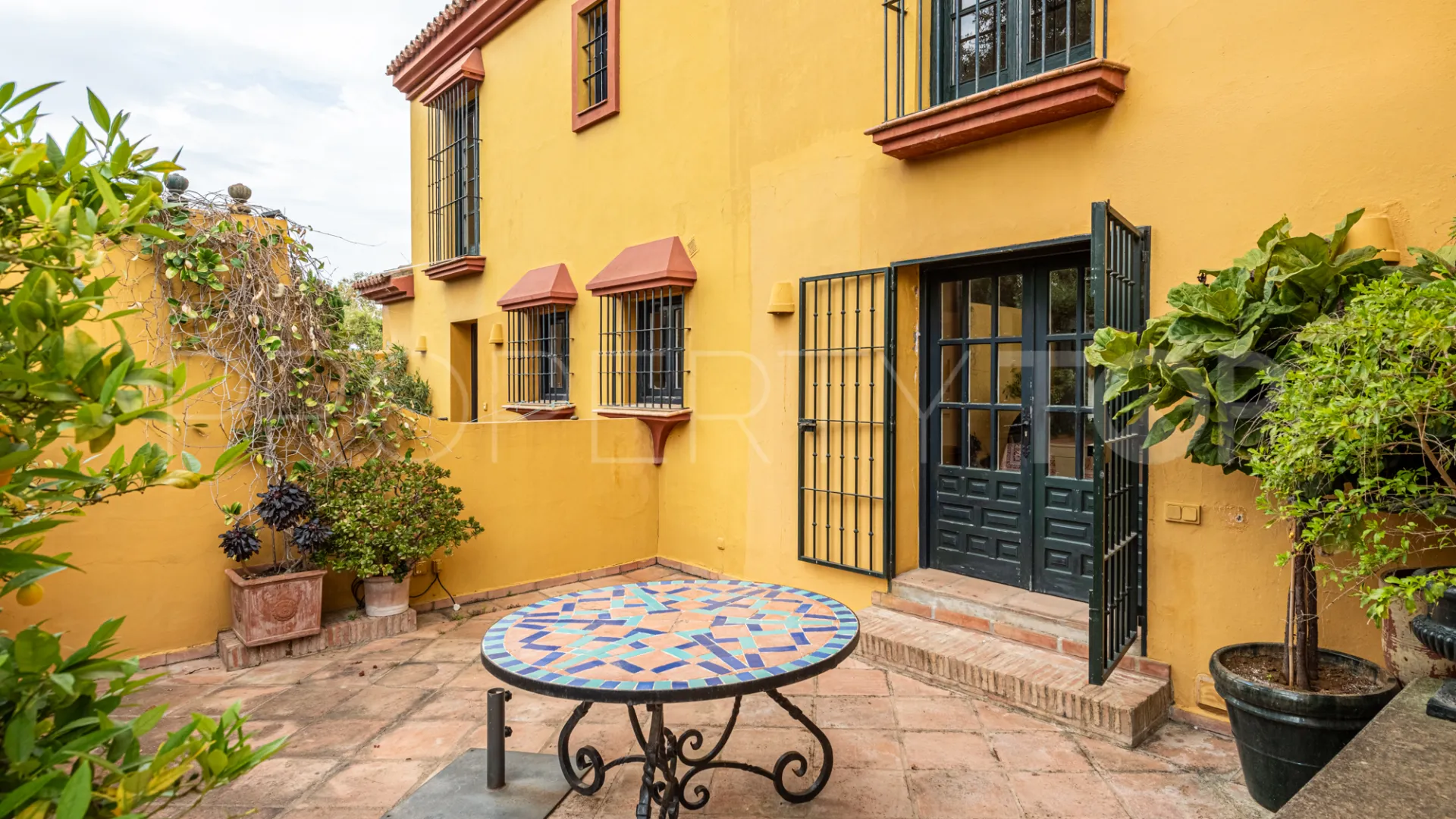 7 bedrooms villa in Zona A for sale