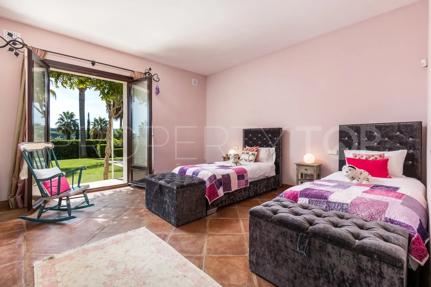 Zona F villa for sale