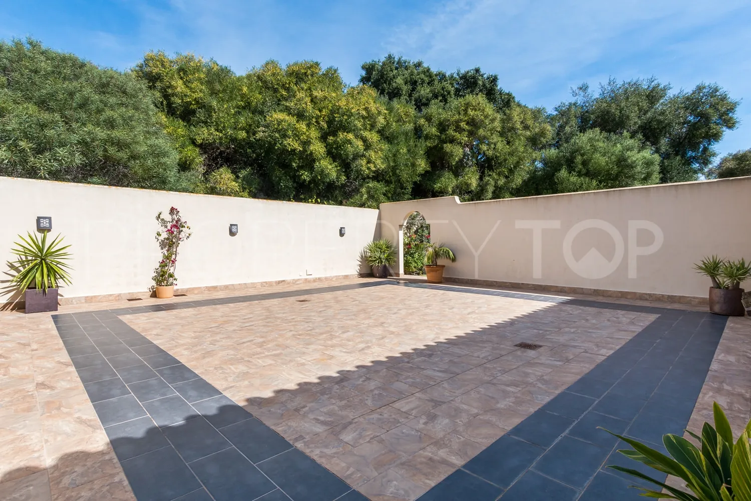 Zona F villa for sale