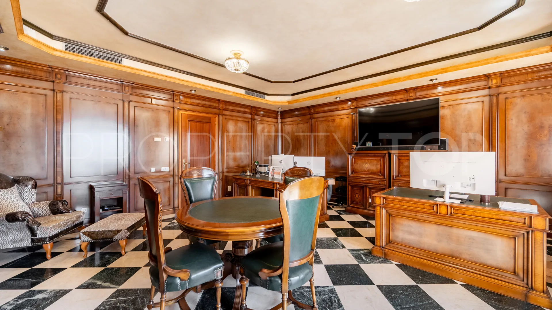 Villa en venta de 5 dormitorios en Sierra Blanca