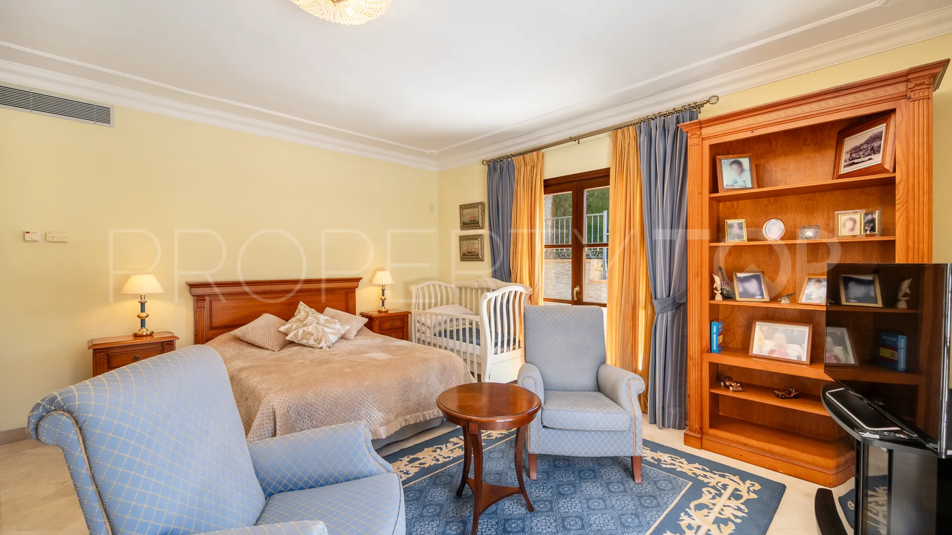 Villa en venta de 5 dormitorios en Sierra Blanca