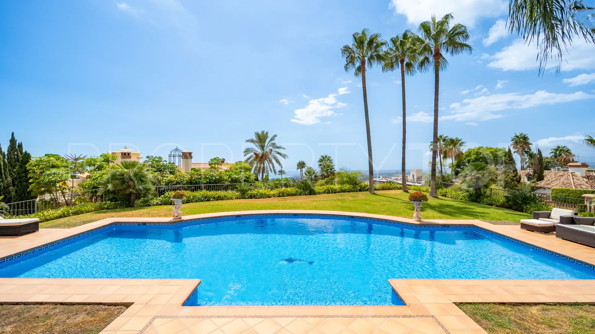 Villa en venta de 5 dormitorios en Sierra Blanca