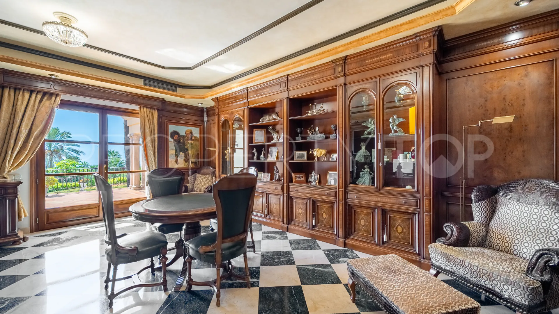 Villa en venta de 5 dormitorios en Sierra Blanca