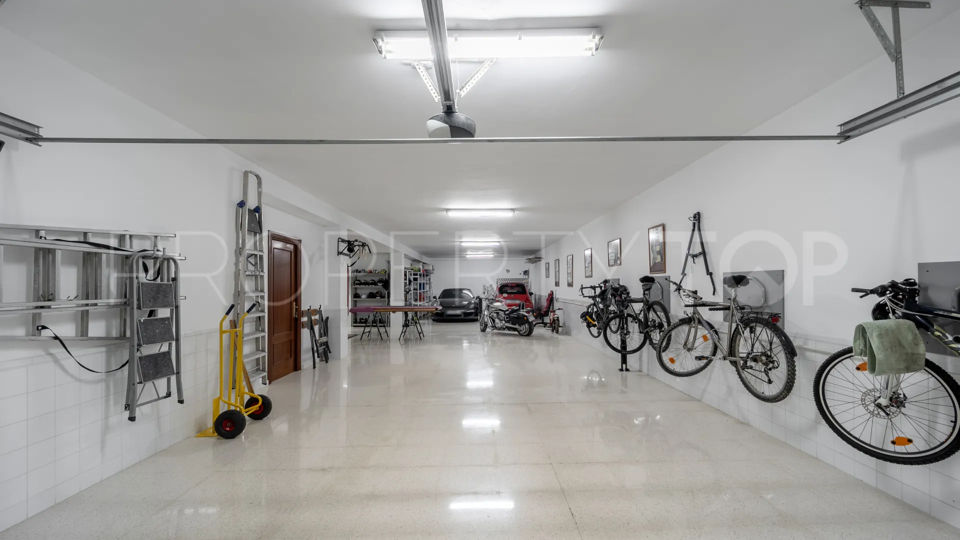Villa en venta de 5 dormitorios en Sierra Blanca