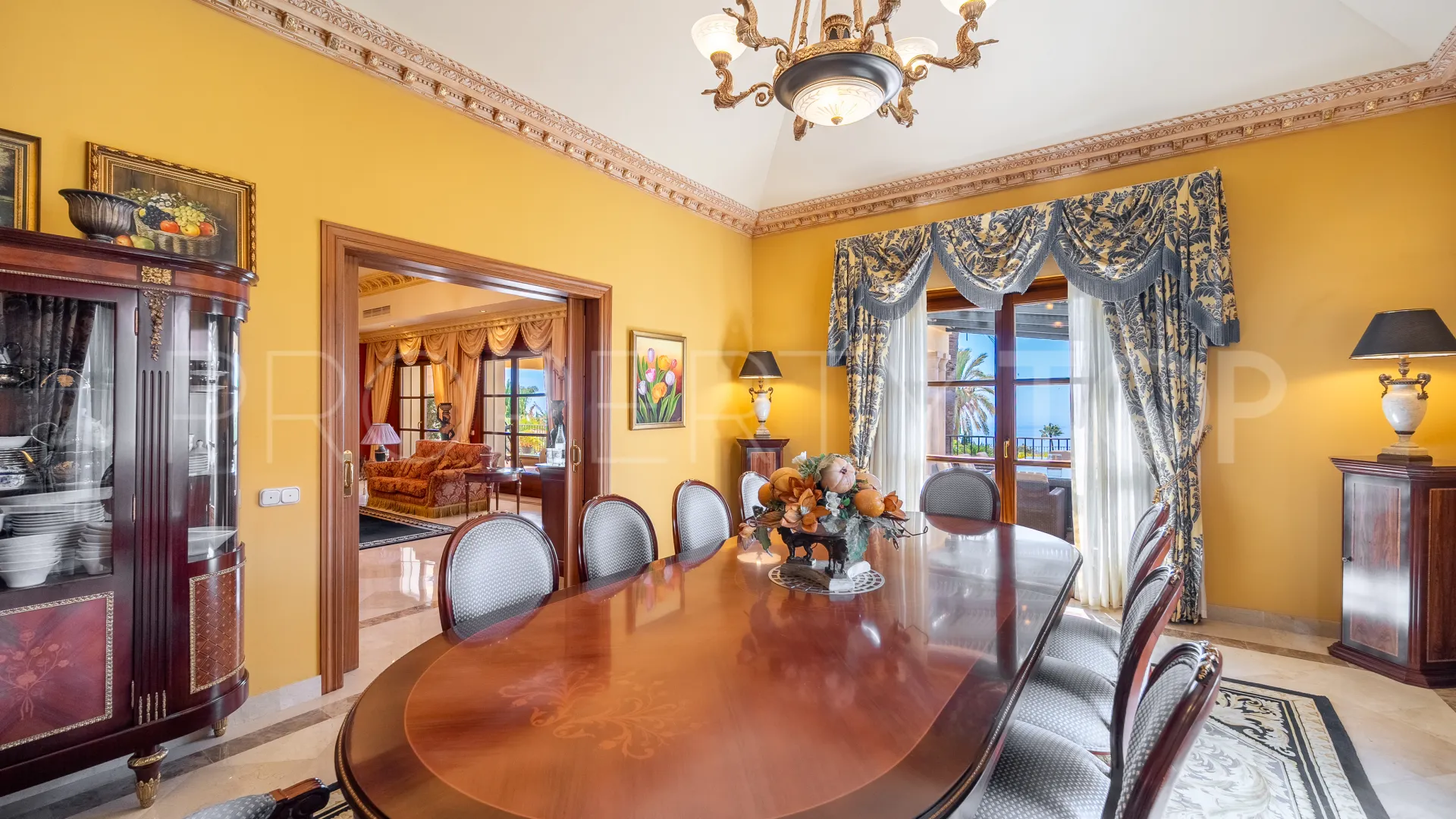 Villa en venta de 5 dormitorios en Sierra Blanca