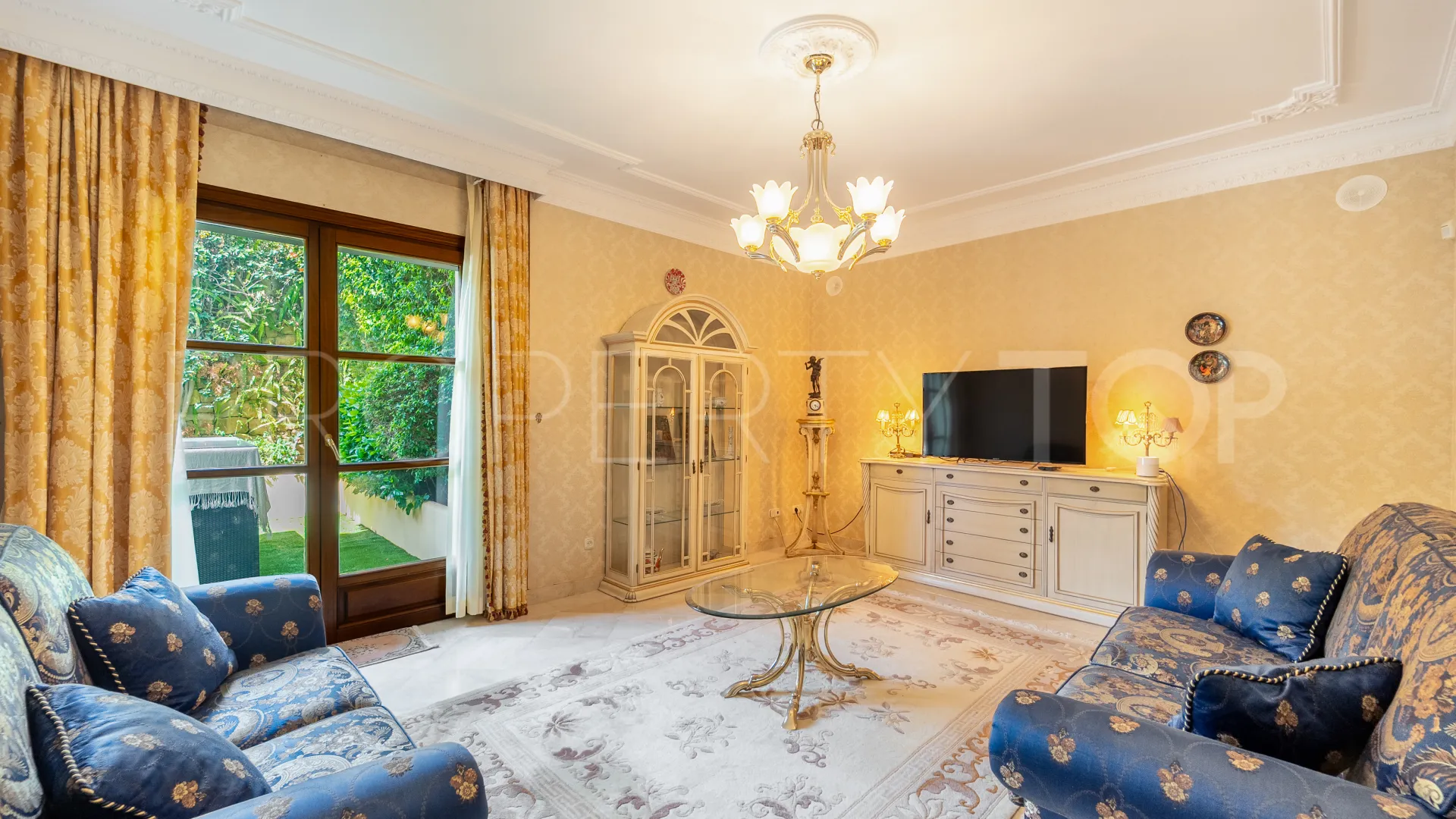 Villa en venta de 5 dormitorios en Sierra Blanca