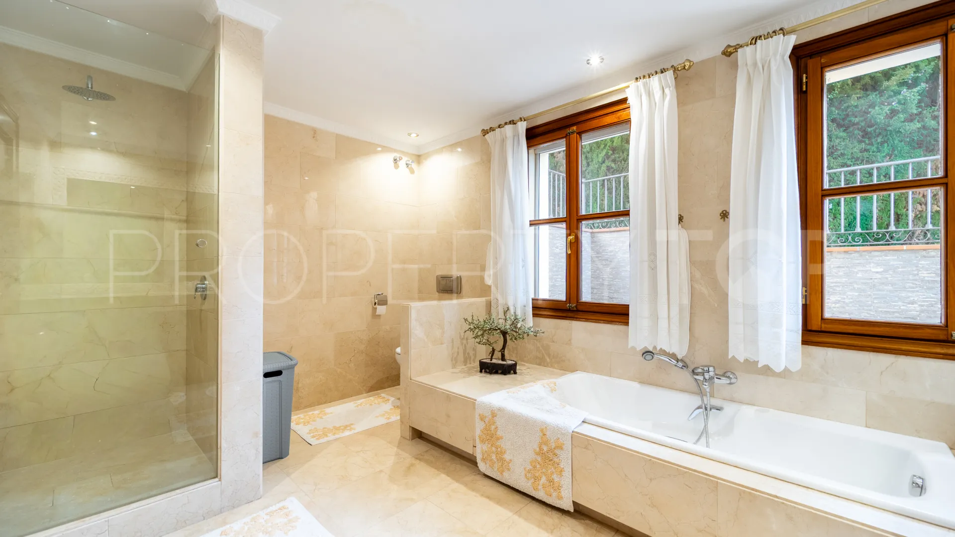 Villa en venta de 5 dormitorios en Sierra Blanca