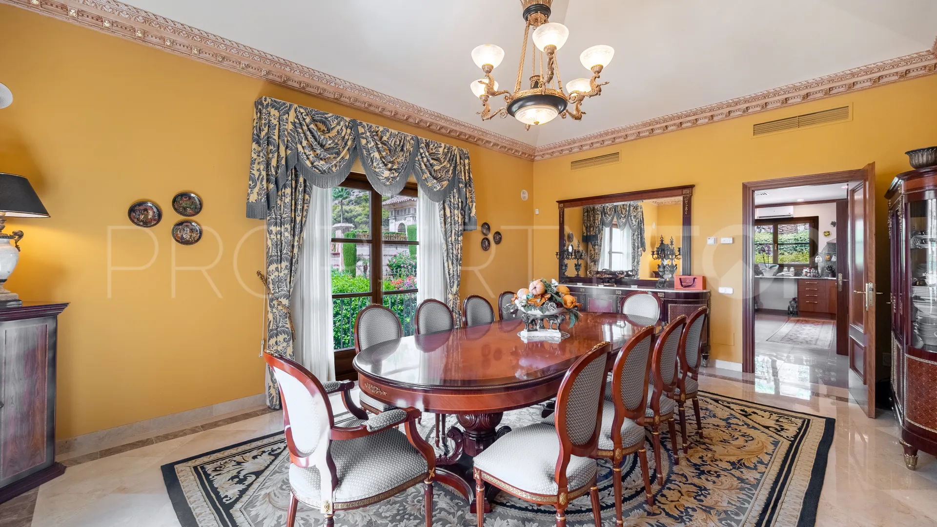 Villa en venta de 5 dormitorios en Sierra Blanca