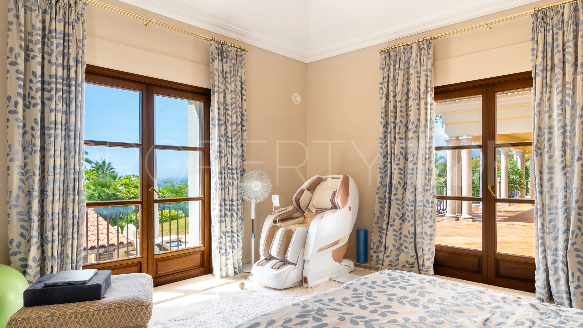 Villa en venta de 5 dormitorios en Sierra Blanca