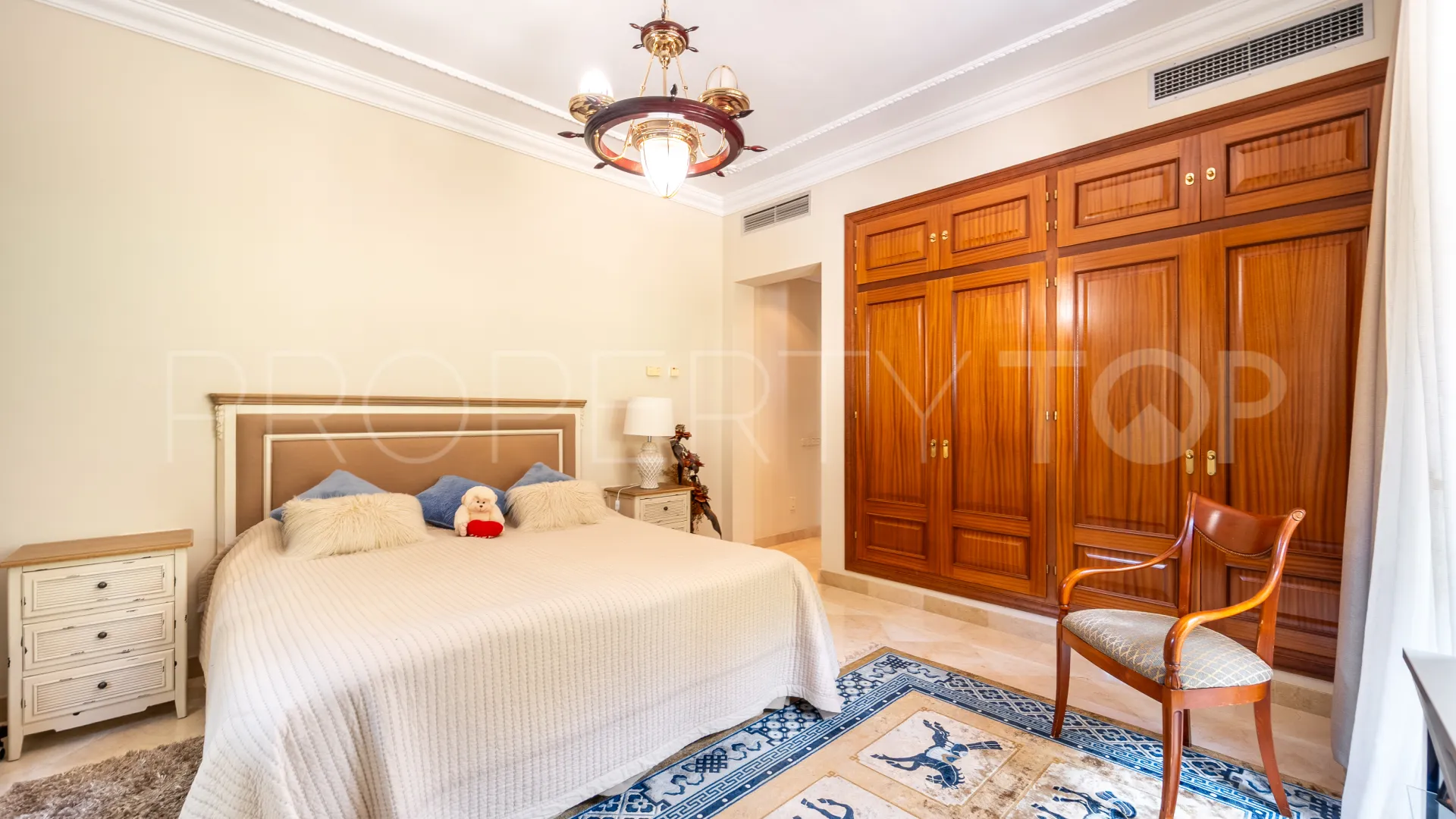 Villa en venta de 5 dormitorios en Sierra Blanca