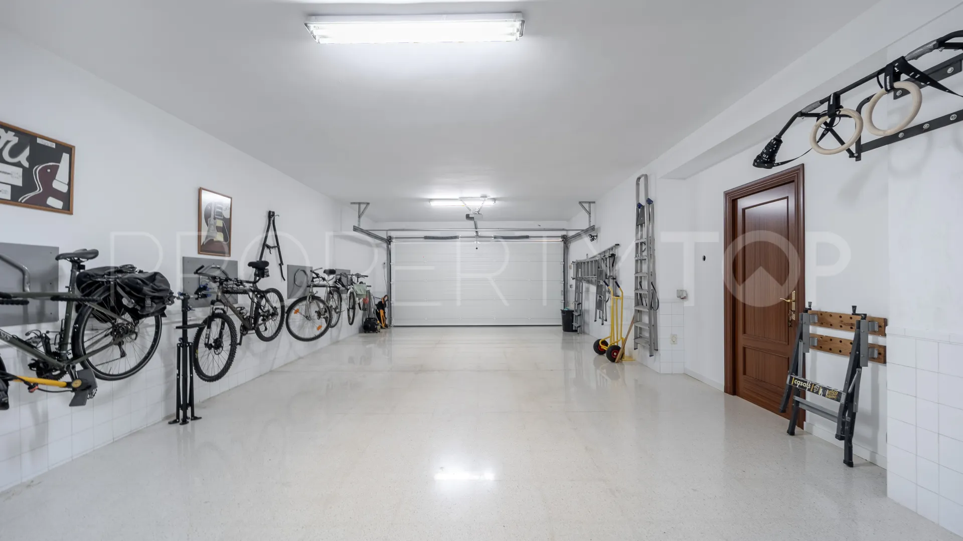Villa en venta de 5 dormitorios en Sierra Blanca