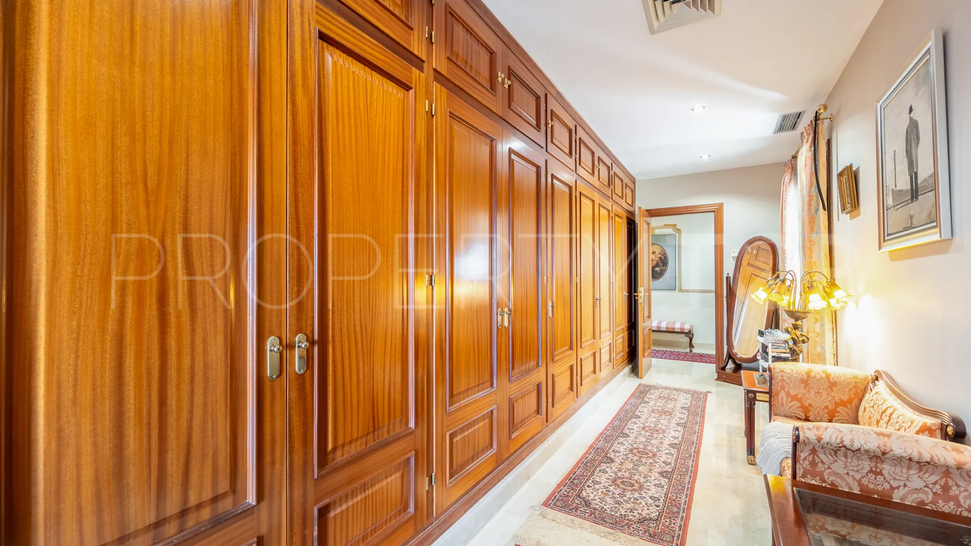 Villa en venta de 5 dormitorios en Sierra Blanca