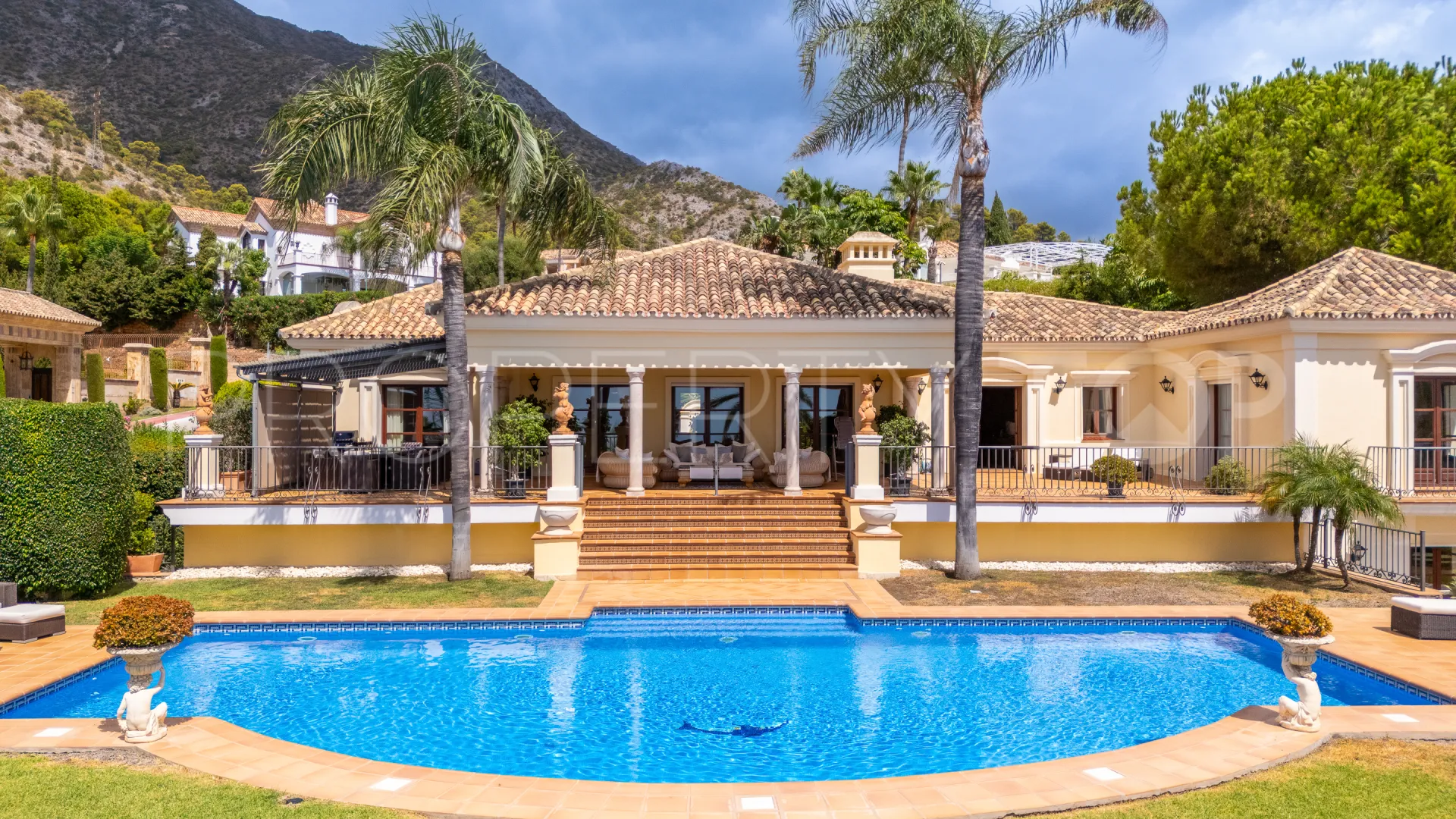 Villa en venta de 5 dormitorios en Sierra Blanca