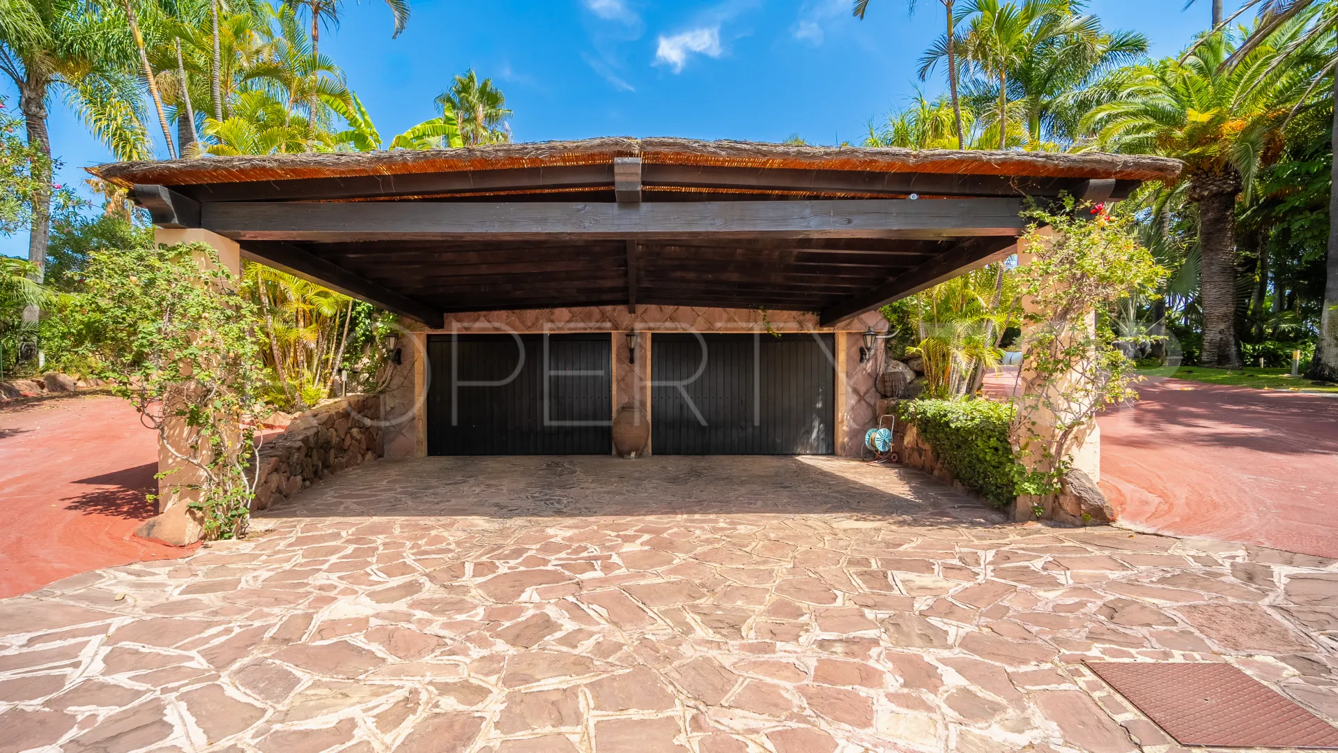 Villa de 8 dormitorios en venta en Altos del Rodeo