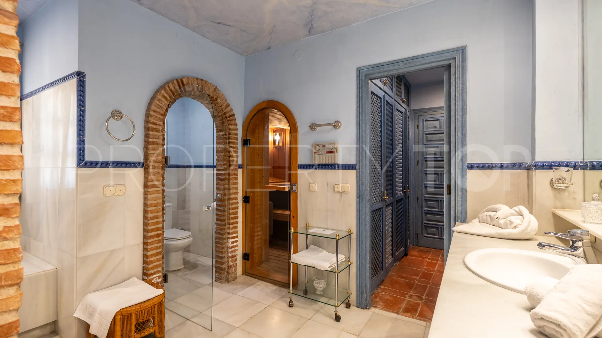 Villa de 8 dormitorios en venta en Altos del Rodeo
