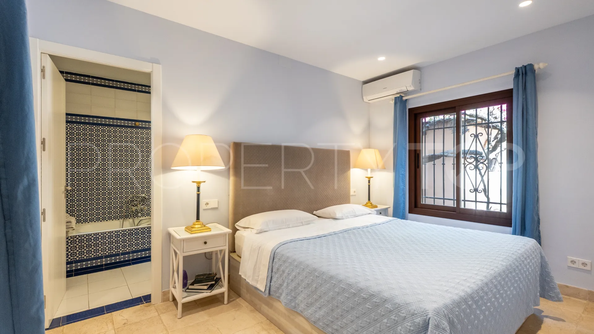 Villa de 8 dormitorios en venta en Altos del Rodeo