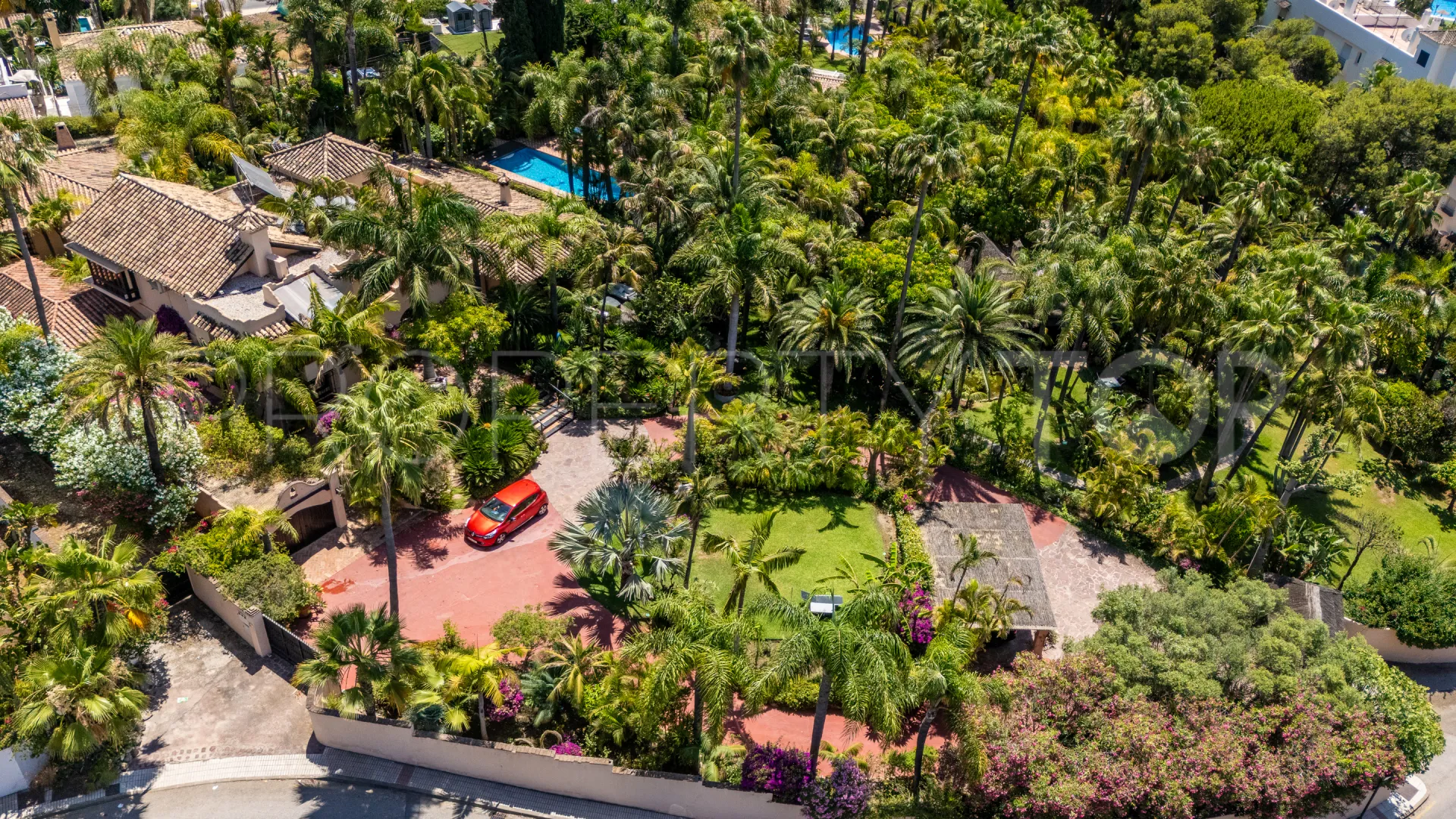 Villa de 8 dormitorios en venta en Altos del Rodeo