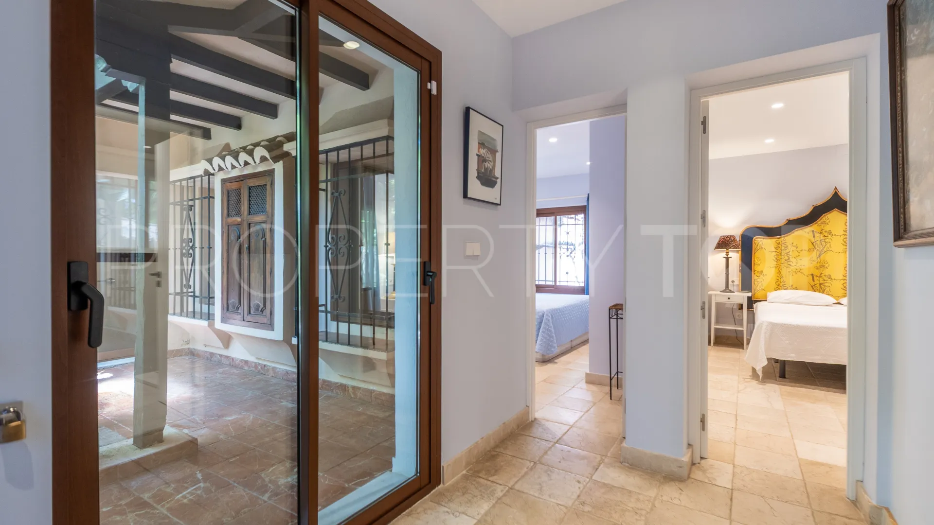 Villa de 8 dormitorios en venta en Altos del Rodeo