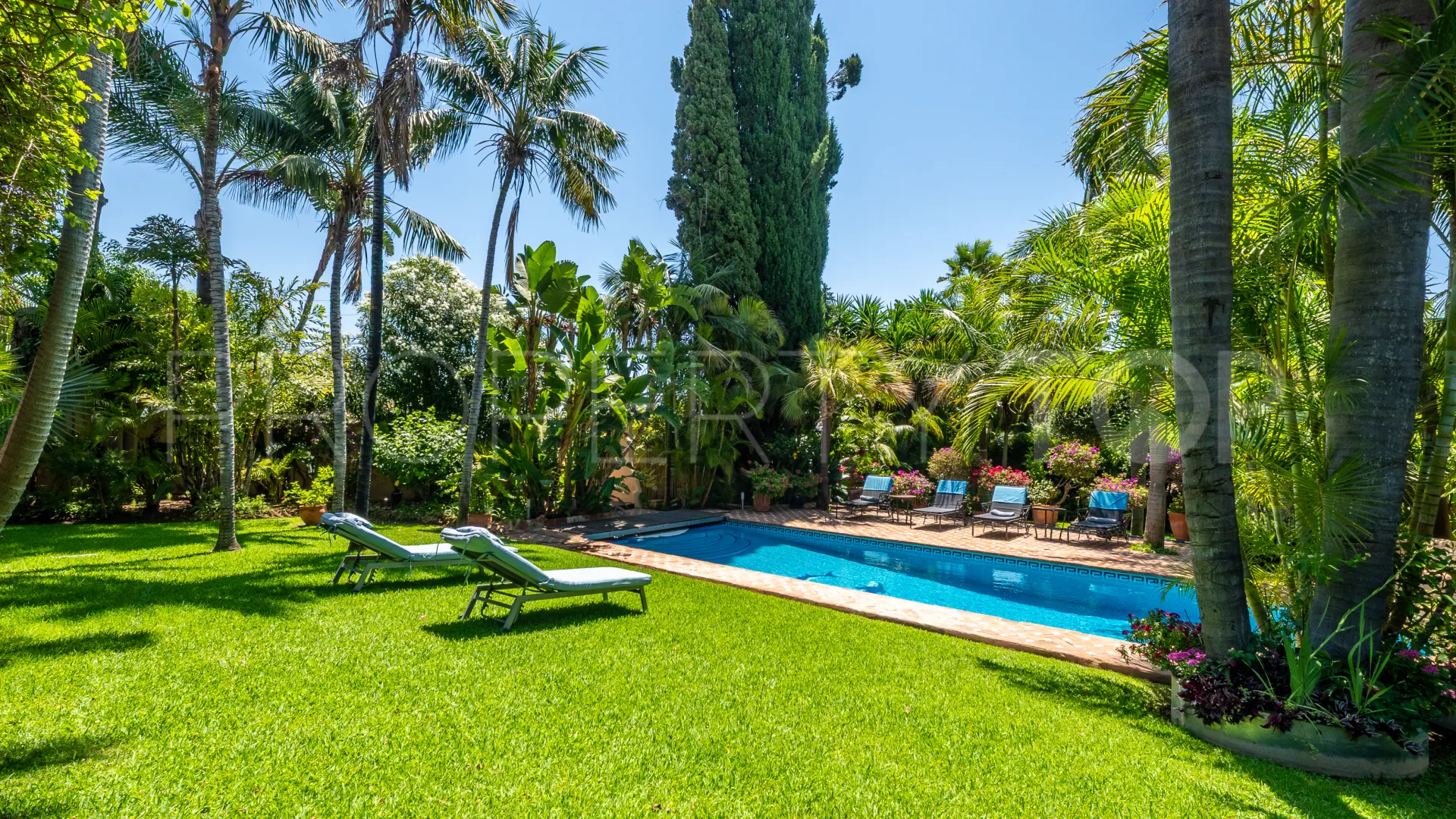 Villa de 8 dormitorios en venta en Altos del Rodeo