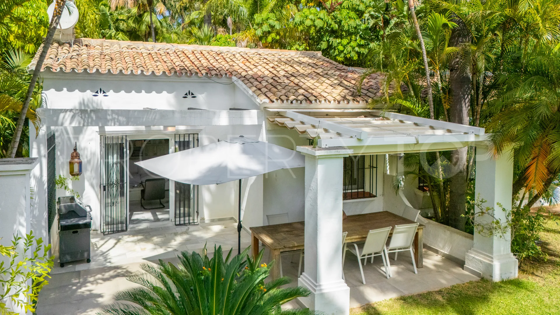 Villa de 8 dormitorios en venta en Altos del Rodeo