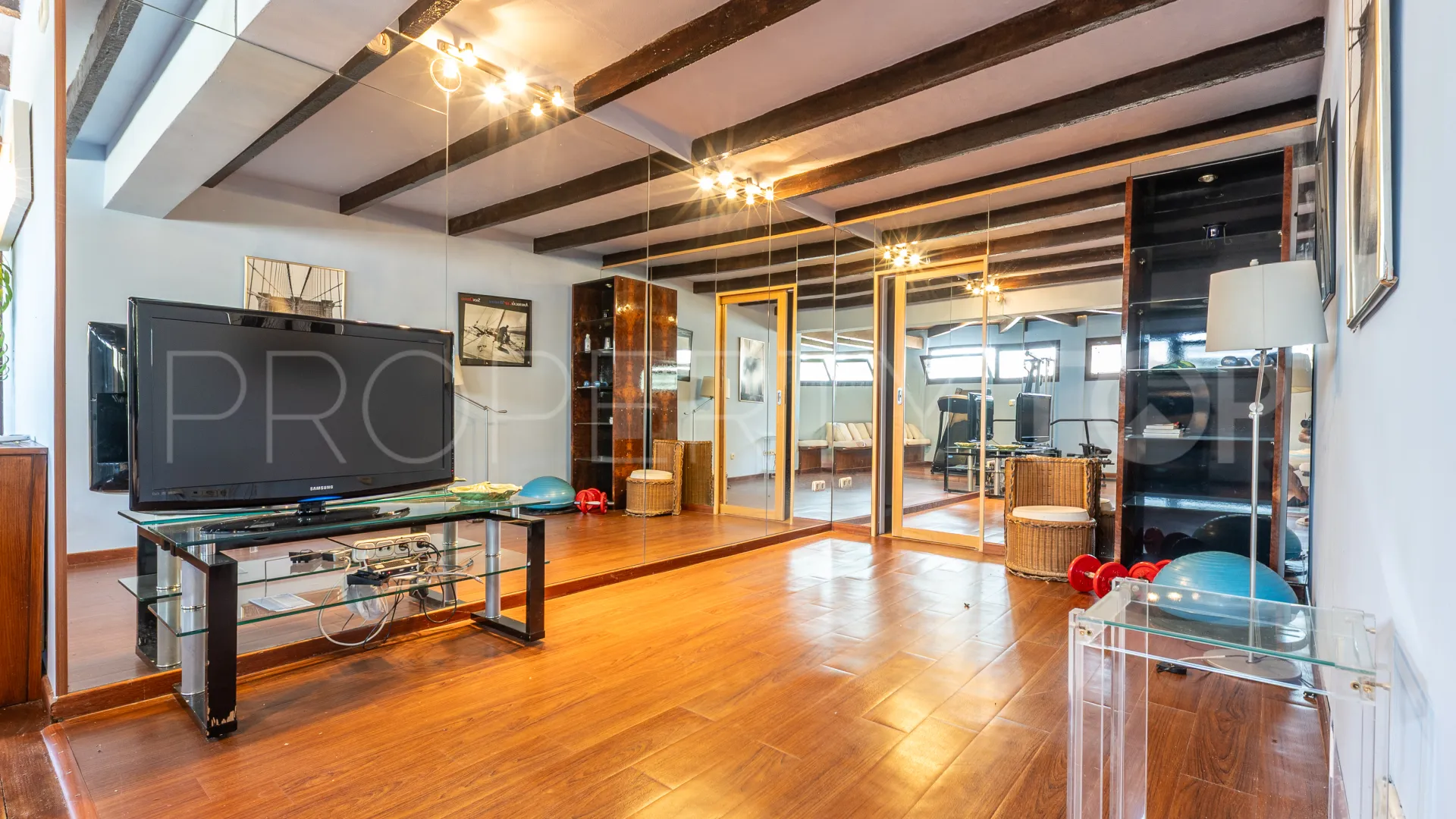 Villa de 8 dormitorios en venta en Altos del Rodeo