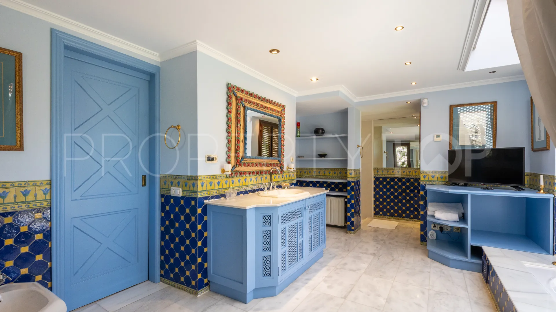 Villa de 8 dormitorios en venta en Altos del Rodeo