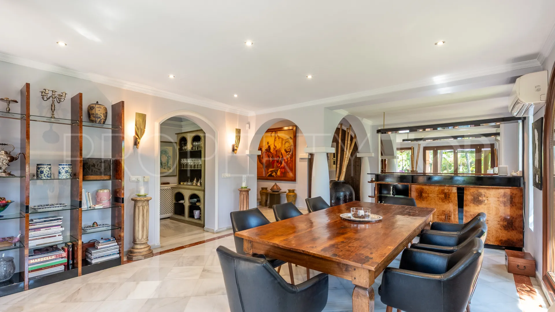 Villa de 8 dormitorios en venta en Altos del Rodeo