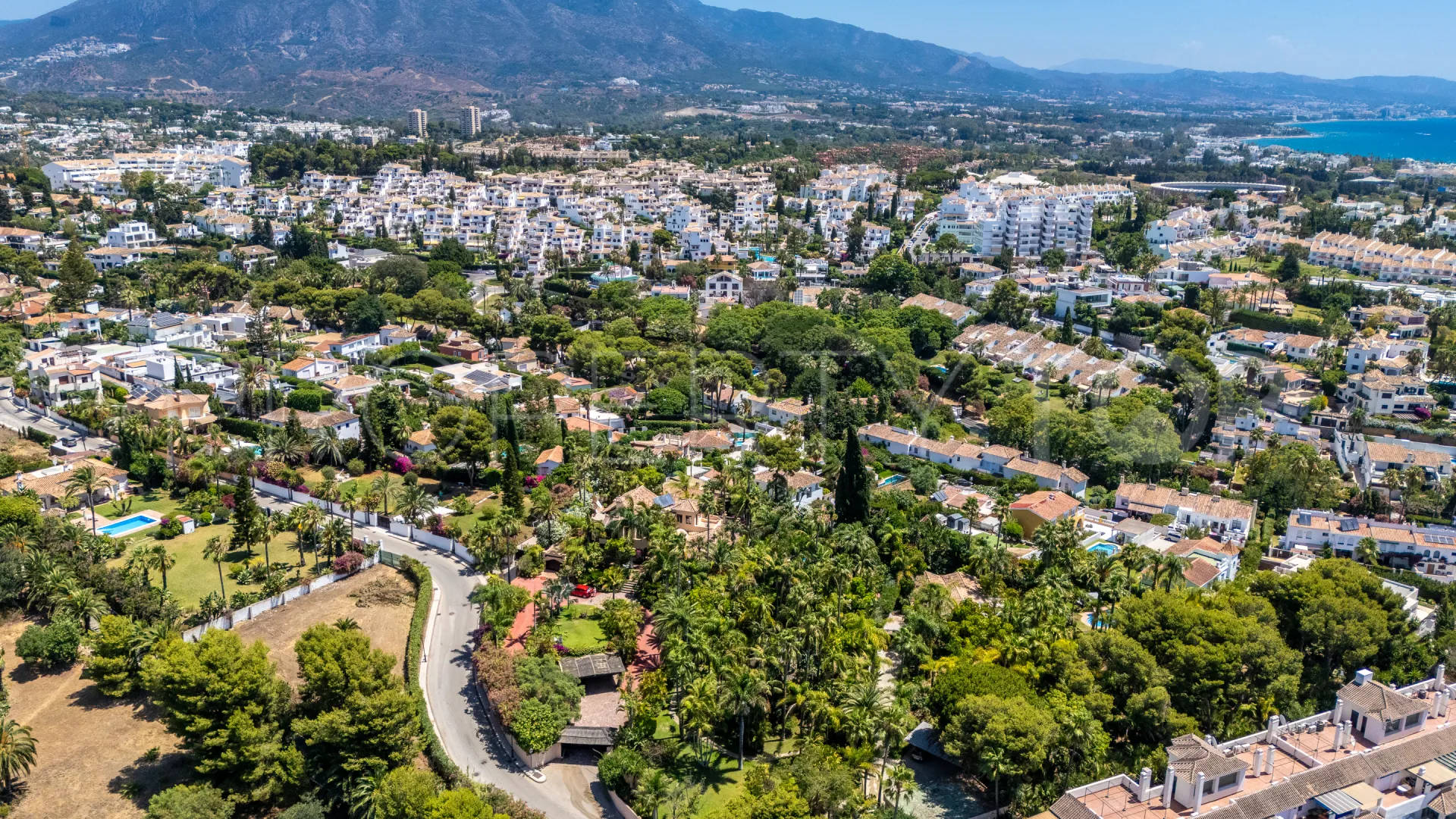Villa de 8 dormitorios en venta en Altos del Rodeo